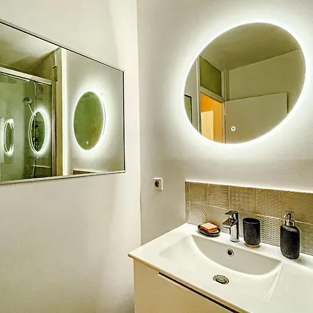Apartment 1 Bedroom With Balcony *