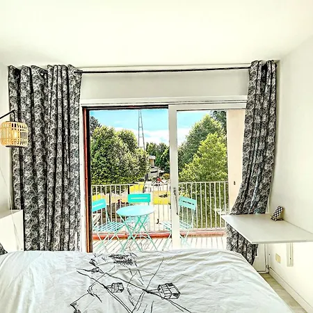 1 Bedroom With Balcony Apartment